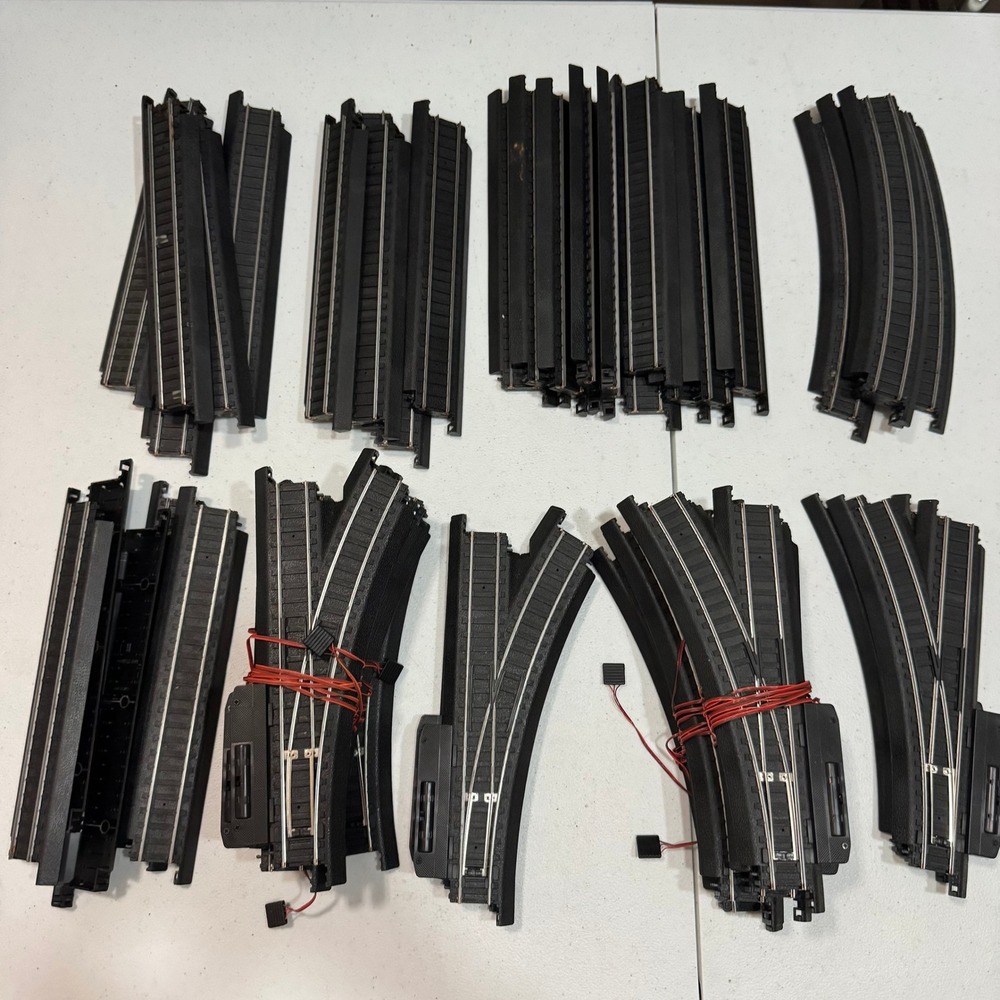 Life-Like Power-Loc Track Lot 38 HO Scale Black Straight Curve Remote Switches